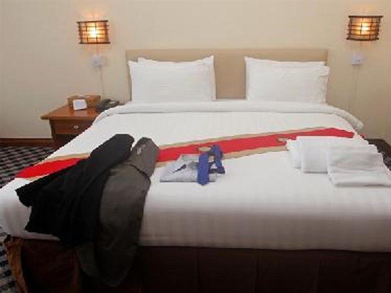 Asia Plaza Hotel Янгон Екстер'єр фото