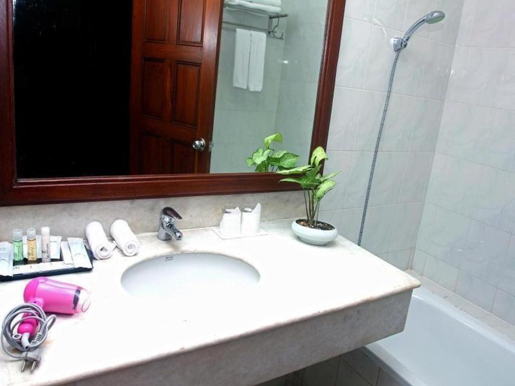 Asia Plaza Hotel Янгон Екстер'єр фото