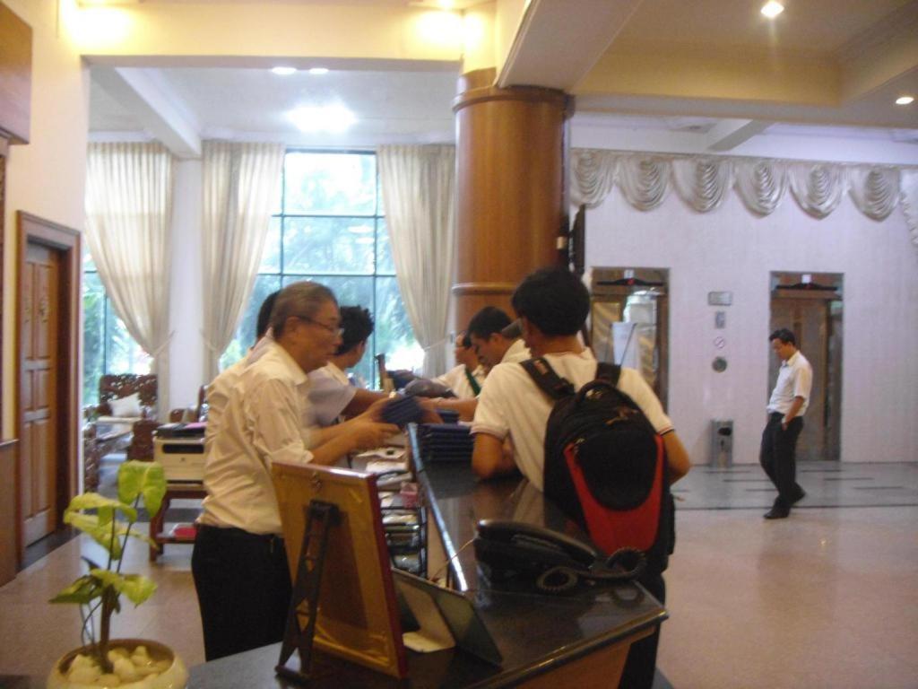 Asia Plaza Hotel Янгон Екстер'єр фото