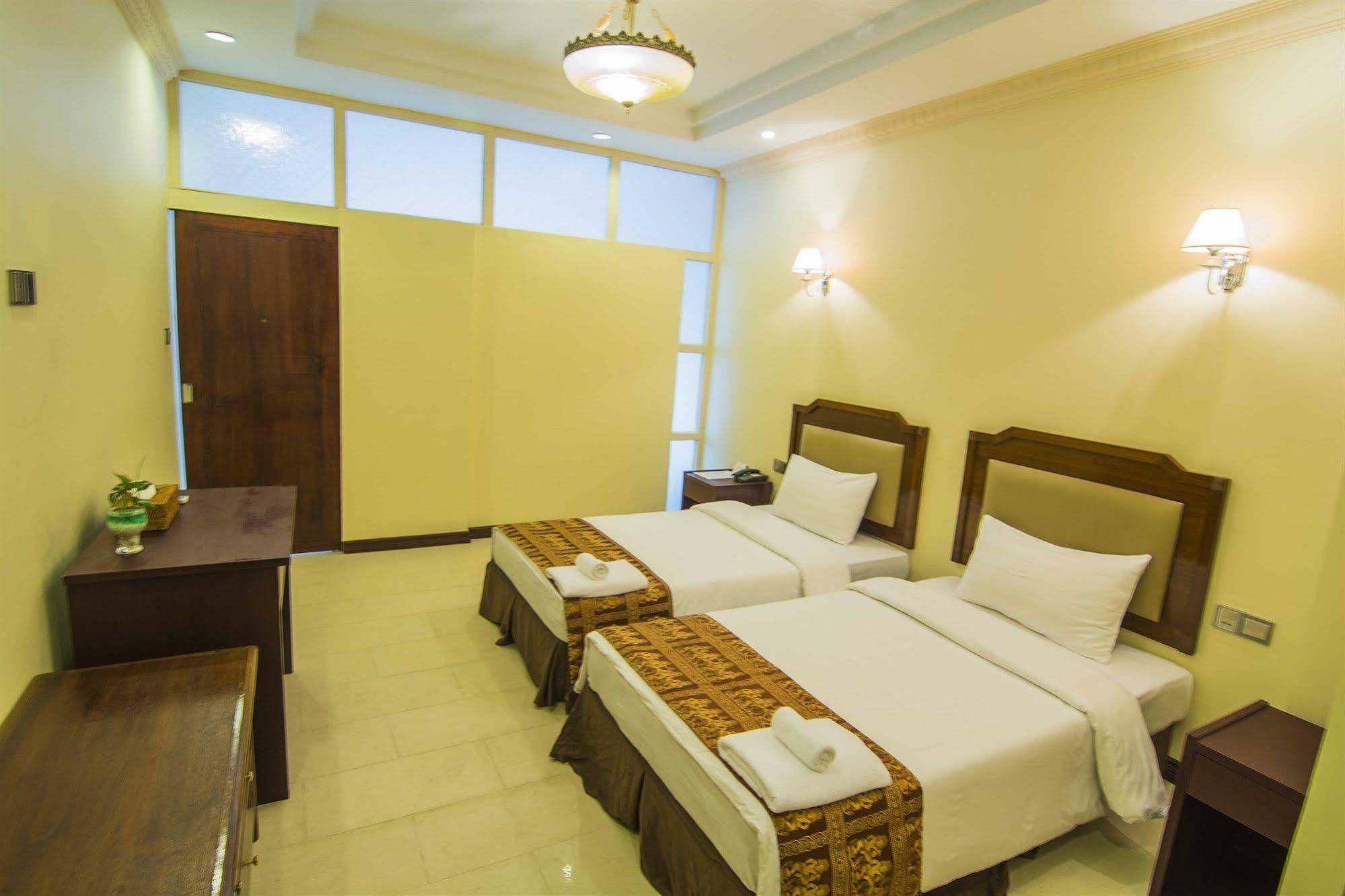 Asia Plaza Hotel Янгон Екстер'єр фото