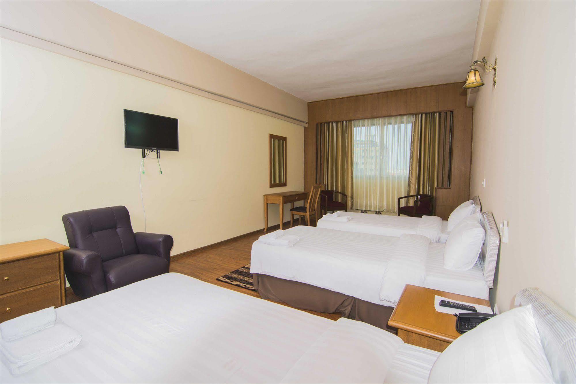 Asia Plaza Hotel Янгон Екстер'єр фото