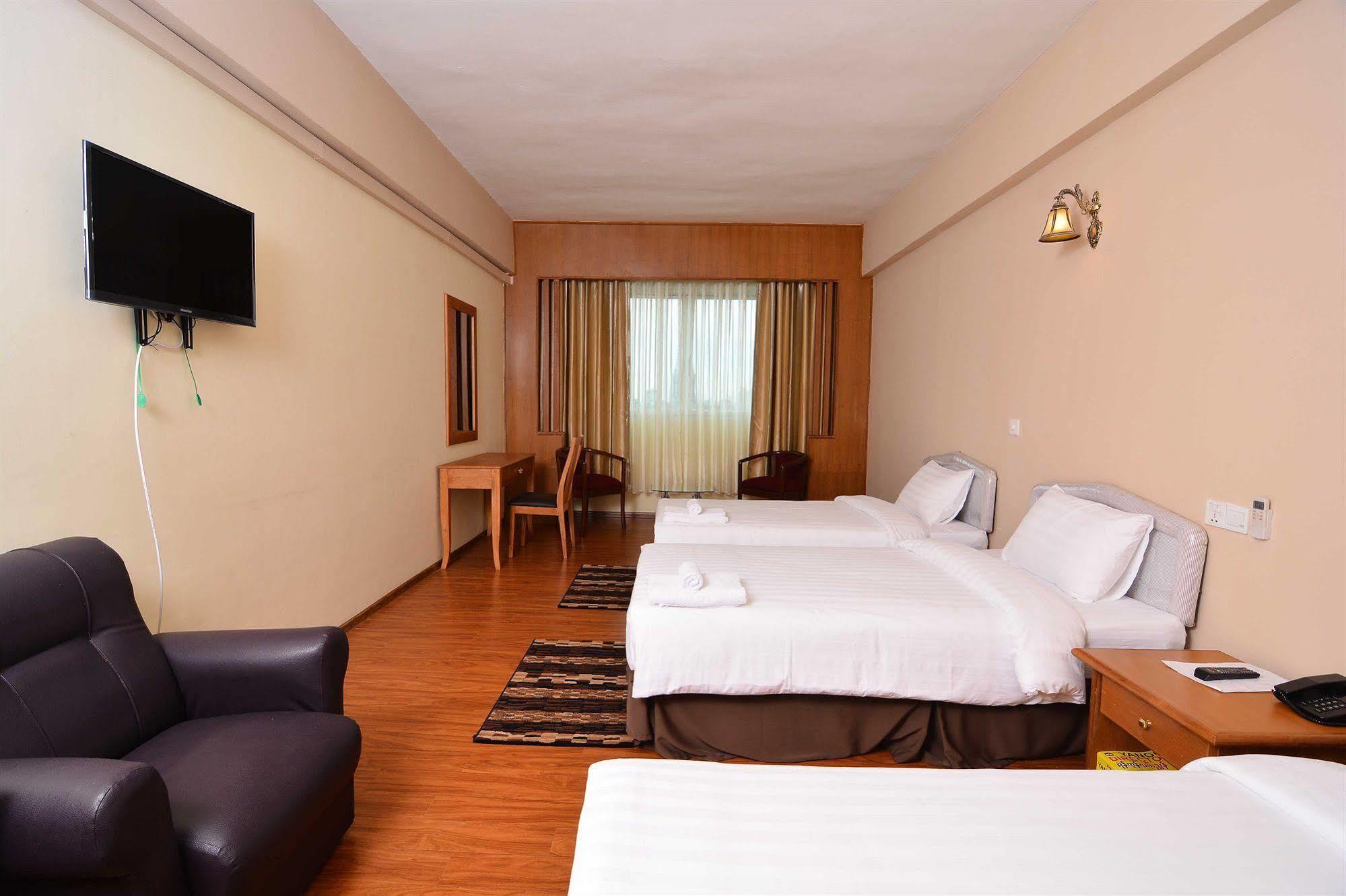 Asia Plaza Hotel Янгон Екстер'єр фото